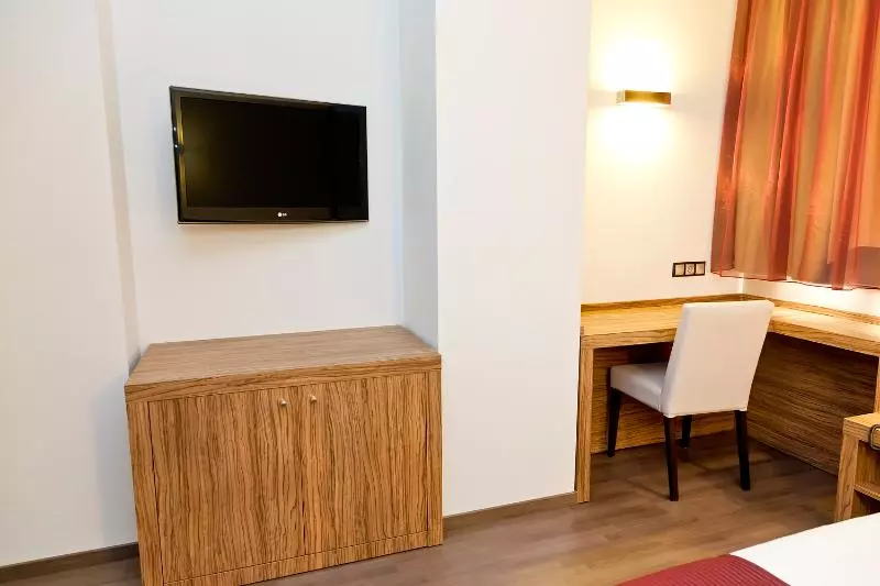اتاق استاندارد یک نفره, Dña Monse Hotel Spa & Golf