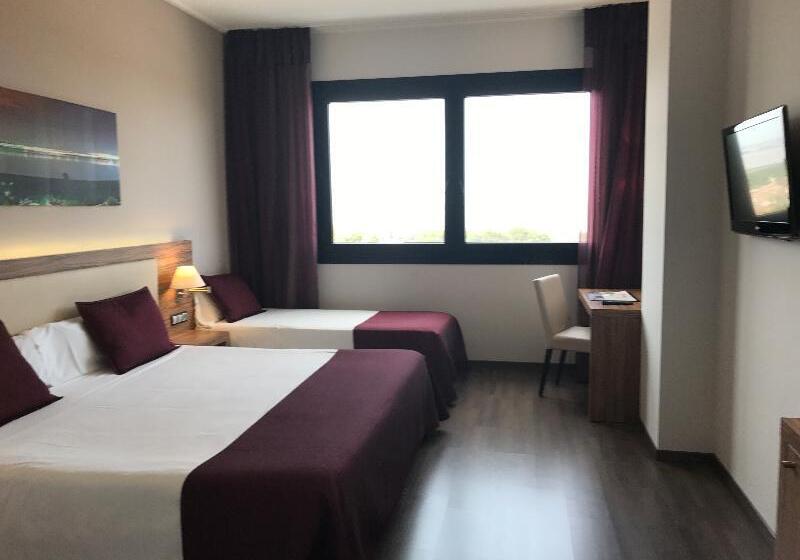 اتاق استاندارد سه نفره, Dña Monse Hotel Spa & Golf