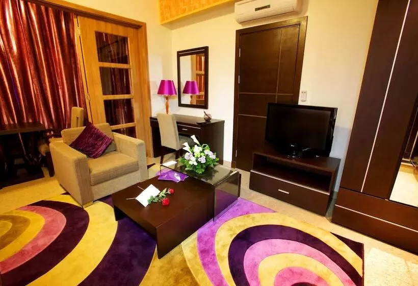 استودیوی استاندارد, Lavender Home