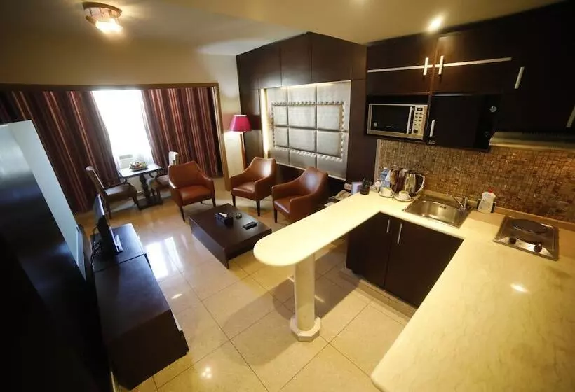 استودیوی استاندارد, Lavender Home