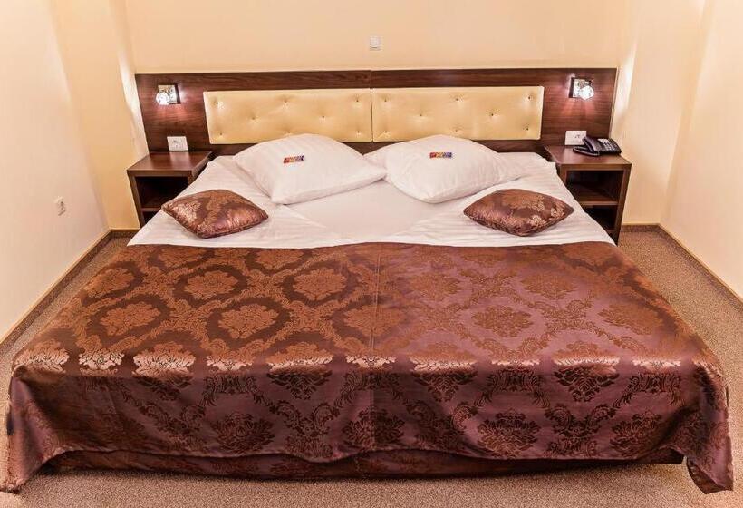 ジュニアスイート, Neon