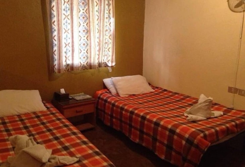 اتاق استاندارد, Queen Ayola