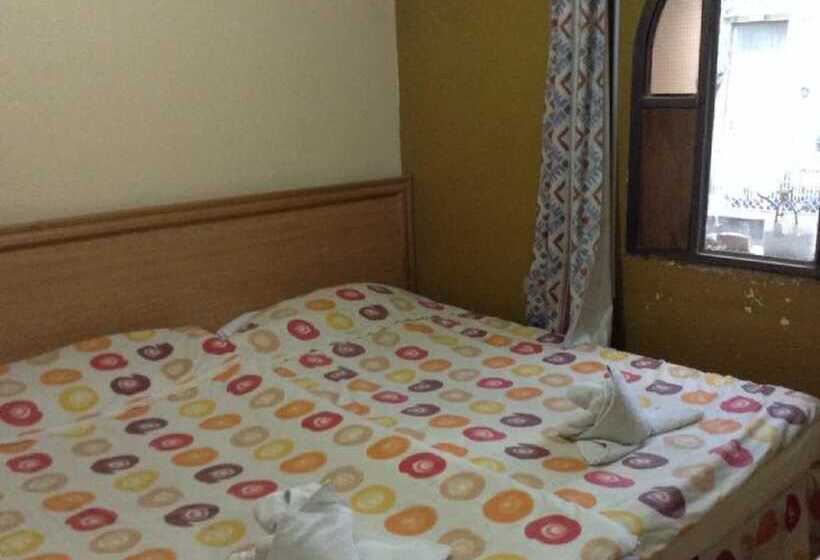 اتاق استاندارد, Queen Ayola