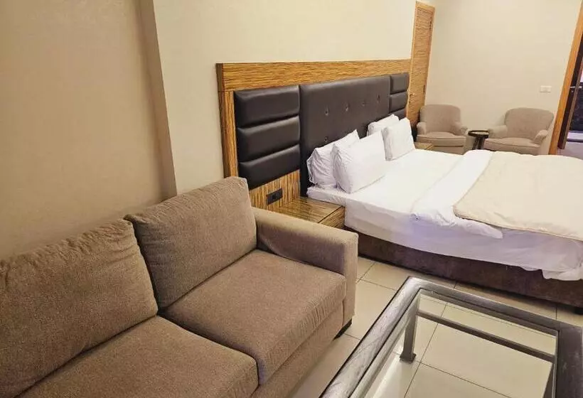 سوییت جونیور, Verdun Suites