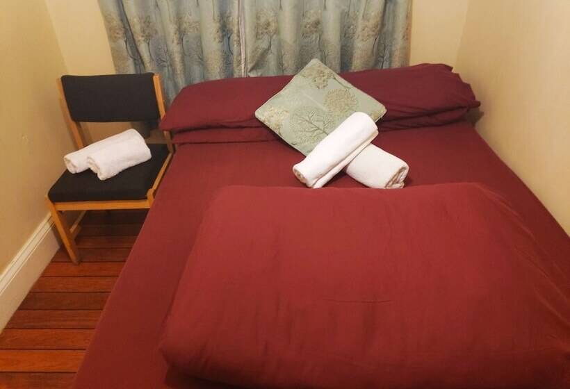 חדר סטנדרט חדר אמבטיה משותף, Embassie Backpackers