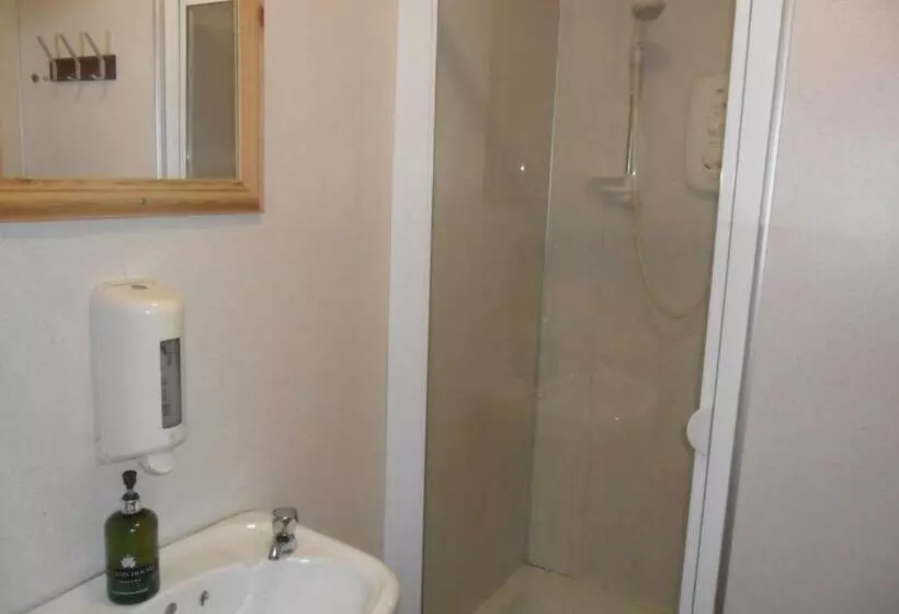 اتاق استاندارد سه نفره, Sandras Backpackers