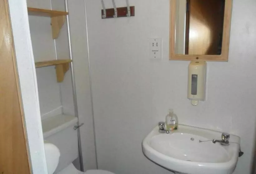 اتاق استاندارد سه نفره, Sandras Backpackers