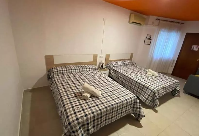 اتاق کلاسیک چهارنفره, Arc House Ribera Only Adults