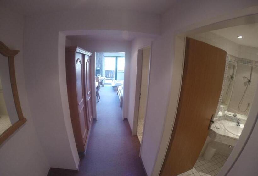 חדר סטנדרט לארבעה, Gruberhof Innsbruck Igls B&b