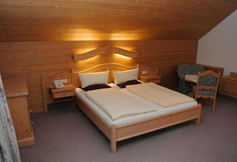 חדר סטנדרט לשלושה, Gruberhof Innsbruck Igls B&b