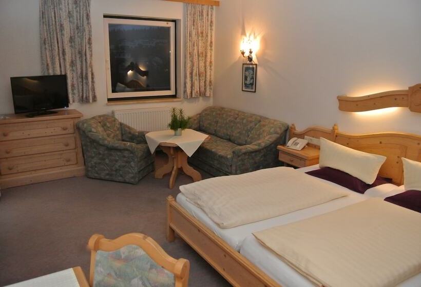 חדר סטנדרט לשלושה, Gruberhof Innsbruck Igls B&b