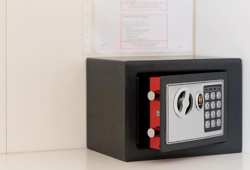 スタンダードルーム, Indipendenza