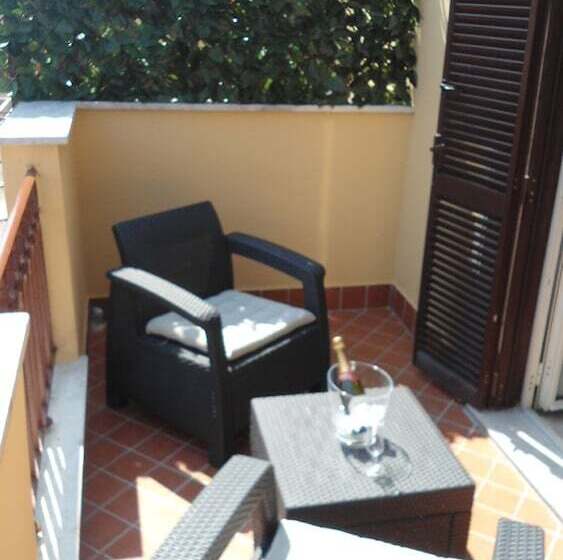 シティビューのスーペリアルーム, Indipendenza