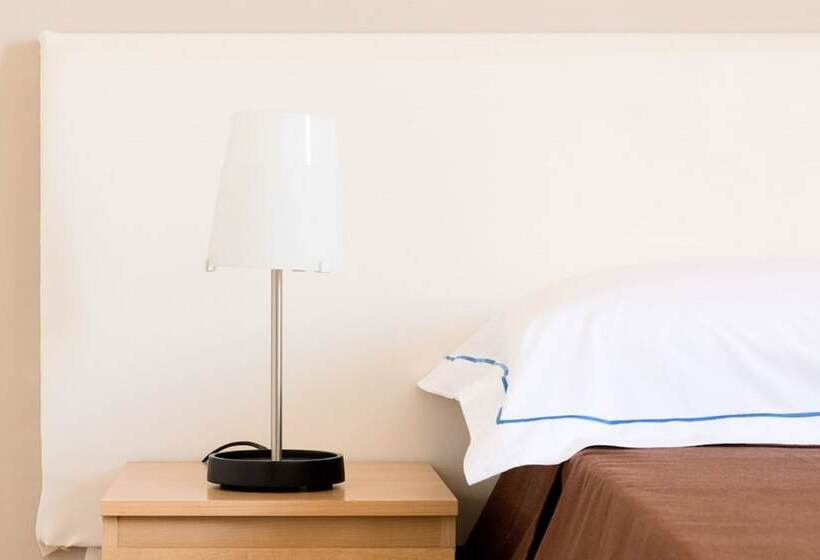 シティビューのスーペリアルーム, Indipendenza