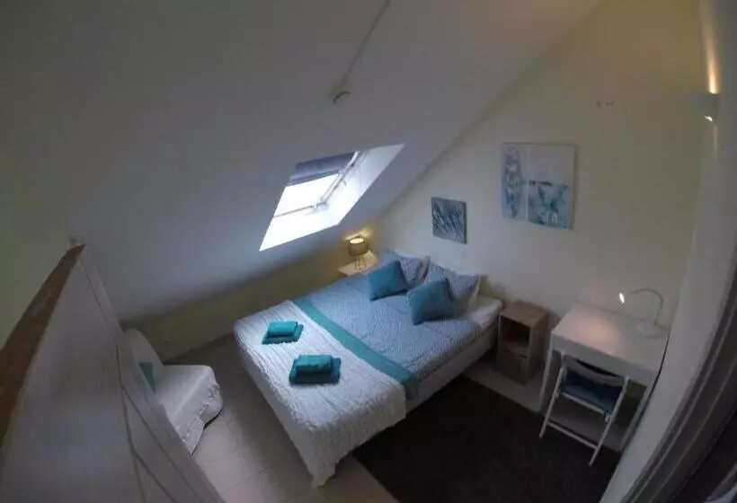 اتاق استاندارد با سرویس بهداشتی مشترک, Peniche Surf Lodge 1