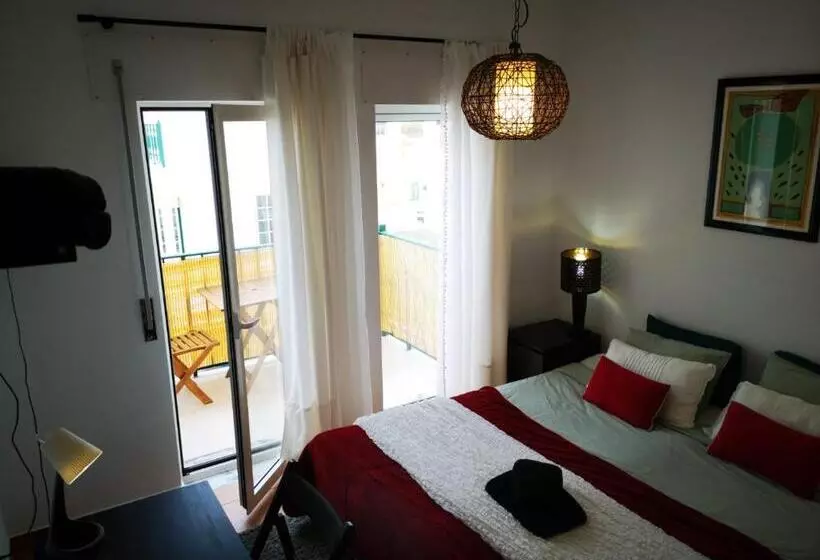 اتاق استاندارد با سرویس بهداشتی مشترک, Peniche Surf Lodge 1
