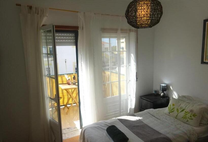 اتاق استاندارد با سرویس بهداشتی مشترک, Peniche Surf Lodge 1