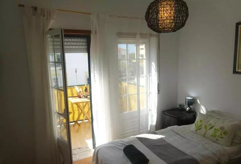 اتاق استاندارد با سرویس بهداشتی مشترک, Peniche Surf Lodge 1