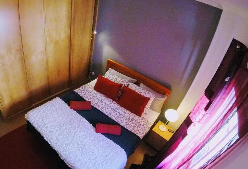 اتاق لوکس, Peniche Surf Lodge 1