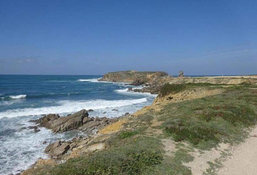חדר משפחתי חדר אמבטיה משותף, Peniche Surf Lodge 1