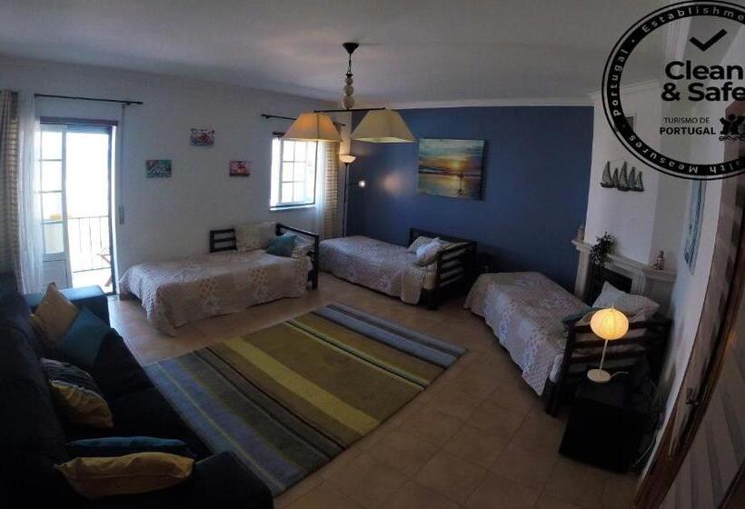 تختخواب در اتاق مشترک, Peniche Surf Lodge 1