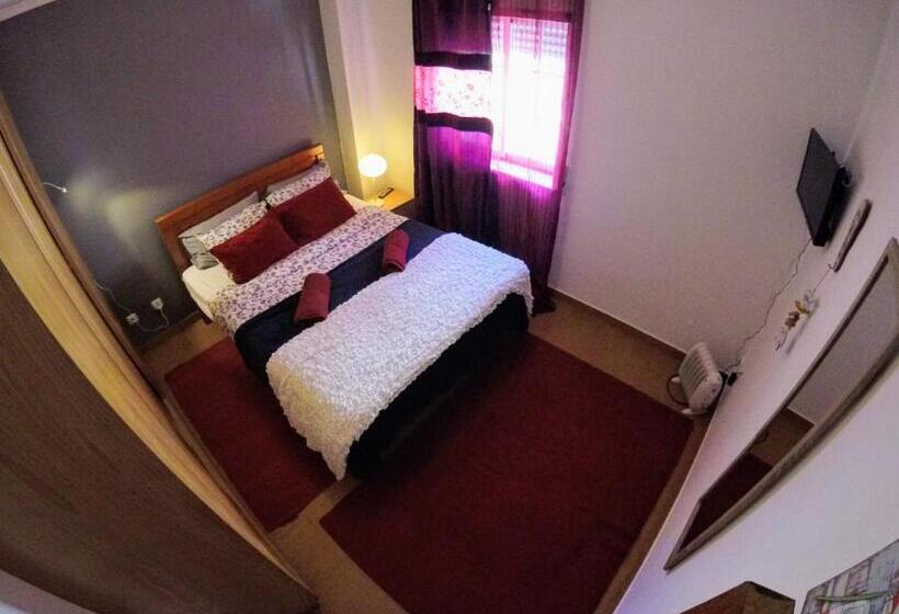 اتاق لوکس, Peniche Surf Lodge 1