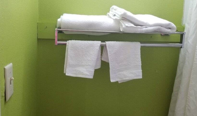 带2个双人床的标准工作室, Super 8 By Wyndham Ruther Glen Kings Dominion Area