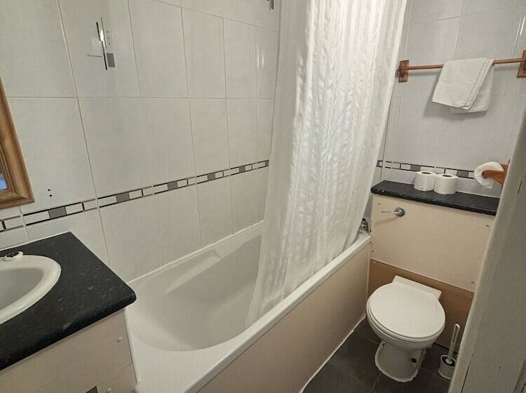 スタンダードルーム, The Lawton