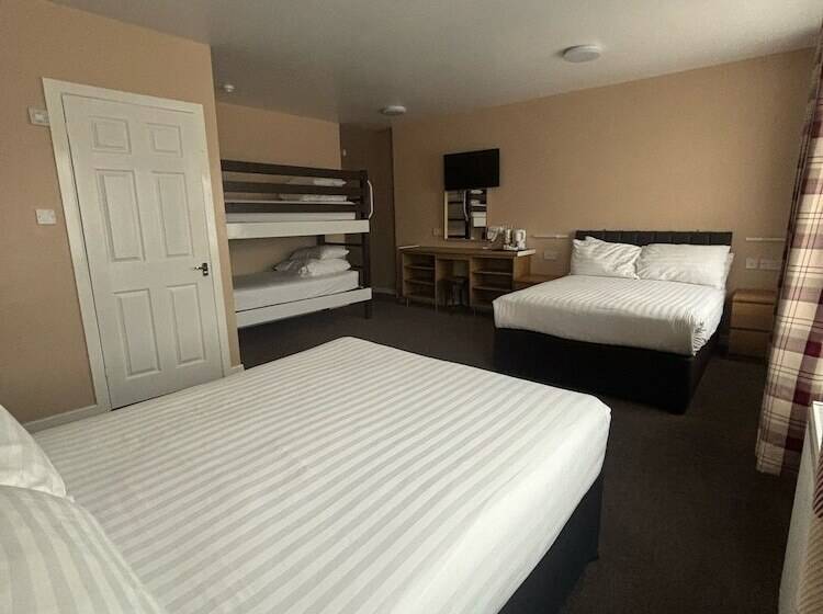 Семейный Номер, The Lawton