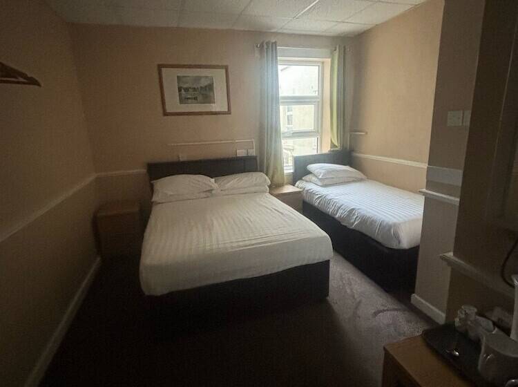 ファミリールーム, The Lawton