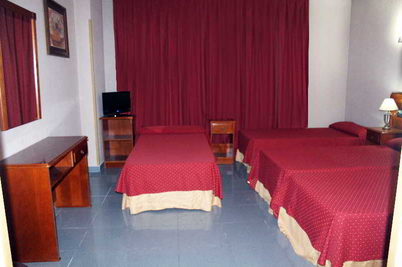 اتاق استاندارد چهار تخته, Valdemoro