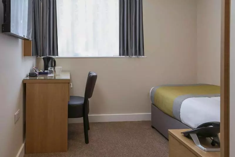 اتاق استاندارد یک نفره, Best Western Northfields Ealing