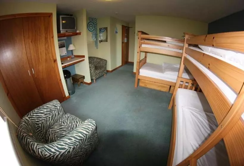 Standard Neljän Hengen Huone, Orcades Hostel