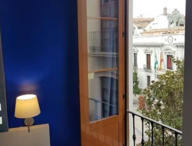 اتاق استاندارد سه نفره, Nest Style Granada