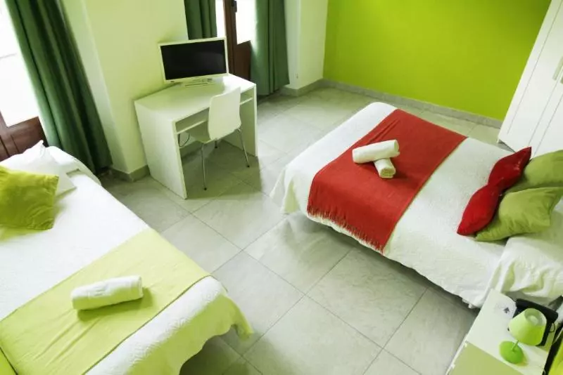 اتاق استاندارد سه نفره, Nest Style Granada