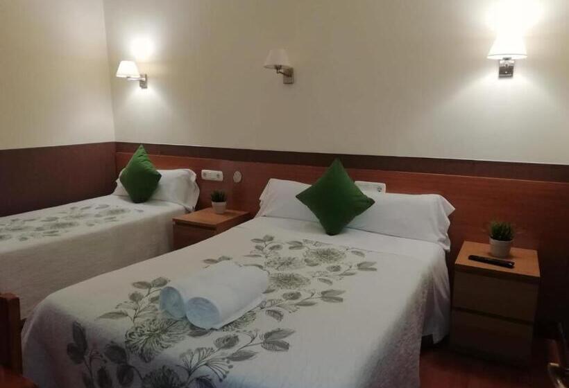 스탠다드 트리픔 룸 공동욕실, Pensión San Jerónimo