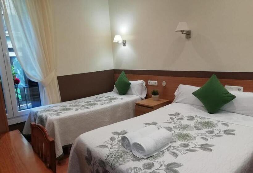 스탠다드 트리픔 룸 공동욕실, Pensión San Jerónimo