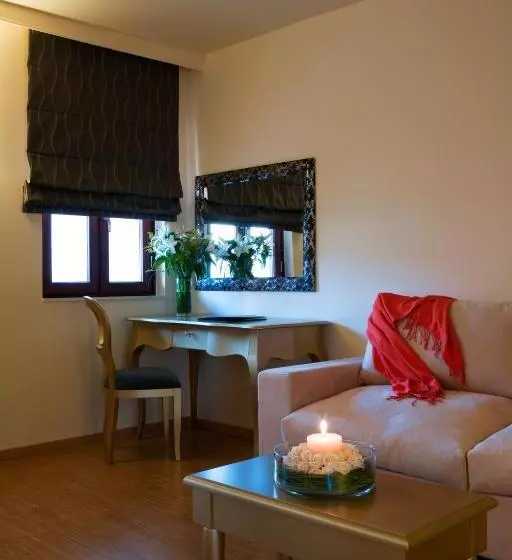 سوییت جونیور, Valis Resort