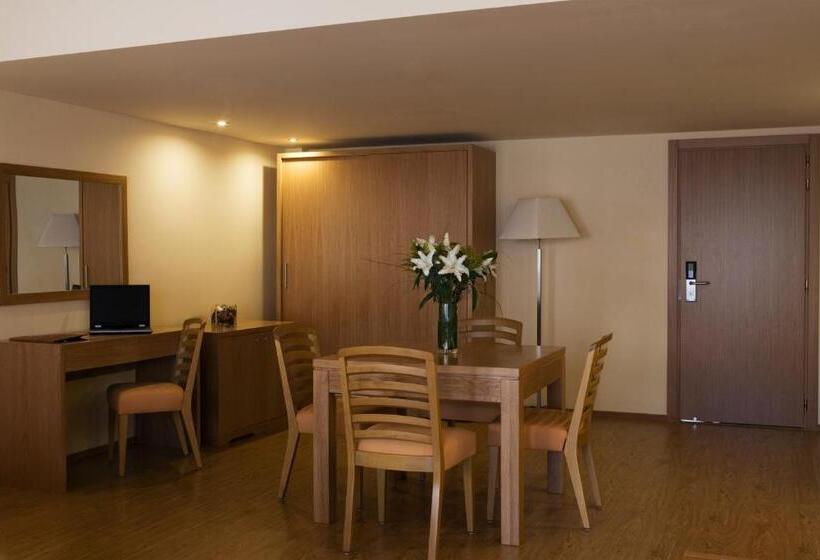 جناح عائلي, Valis Resort