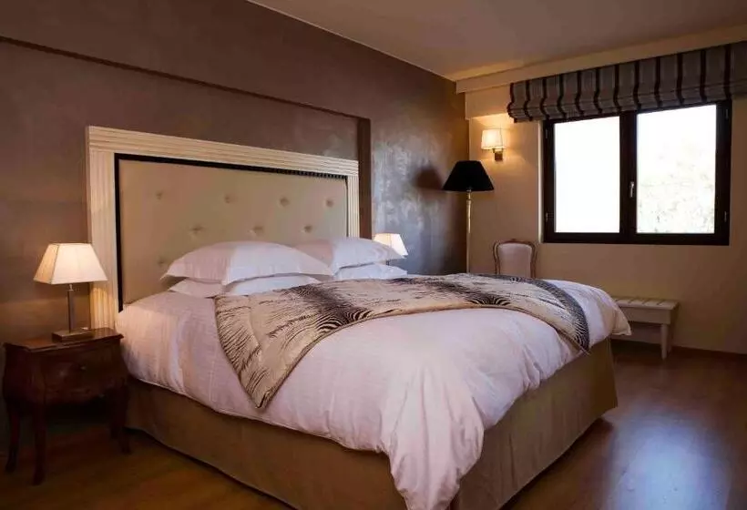 سوئیت پرزیدنت, Valis Resort