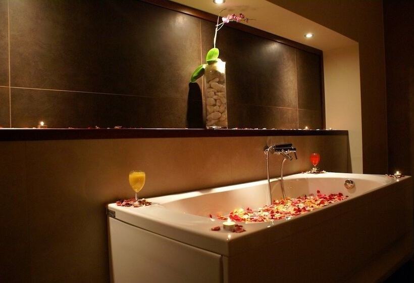 جناح ديلوكس, Valis Resort