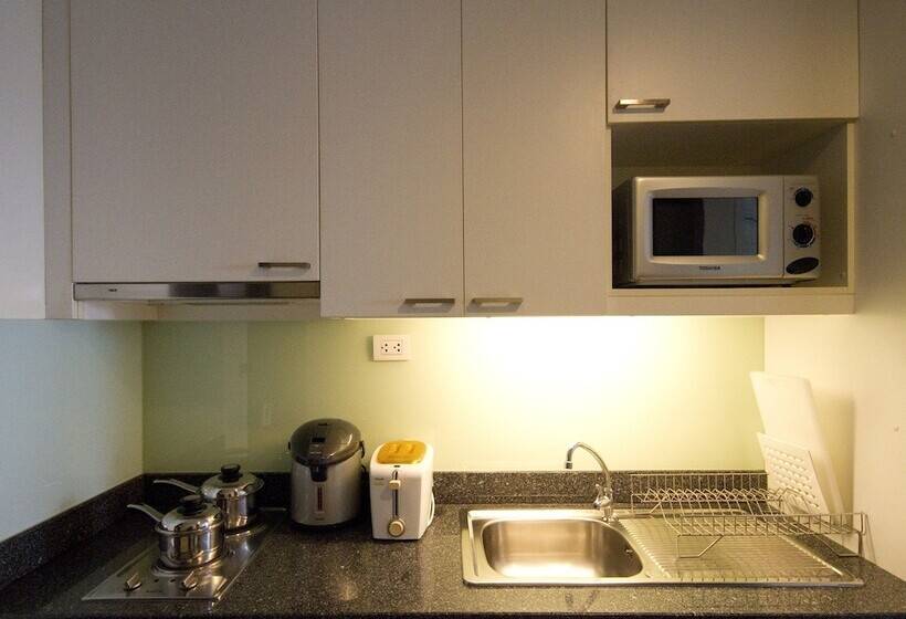 Escritório Estándar, Cape Racha