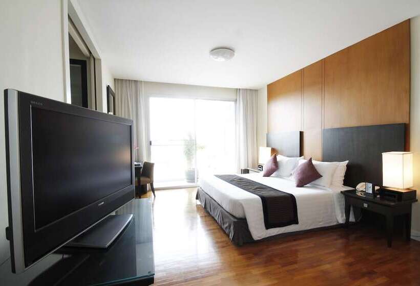 Escritório Estándar, Cape Racha