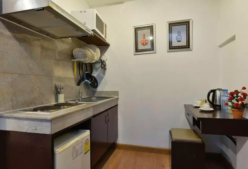 اتاق لوکس با تخت دو نفره بزرگ, Arawana Express Chinatown