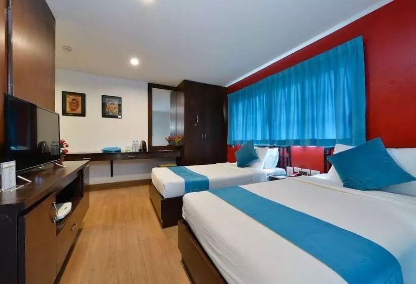 اتاق لوکس با بالکن, Arawana Express Chinatown