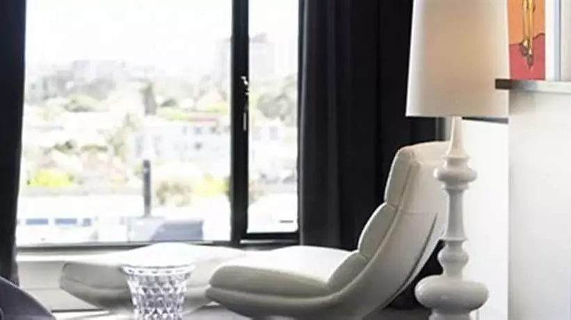 スタンダードスタジオ, The Cullen Melbourne   Art Series
