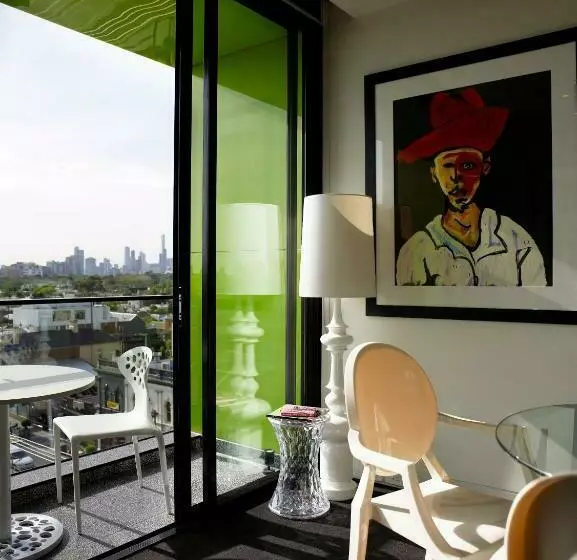 デラックススタジオ, The Cullen Melbourne   Art Series