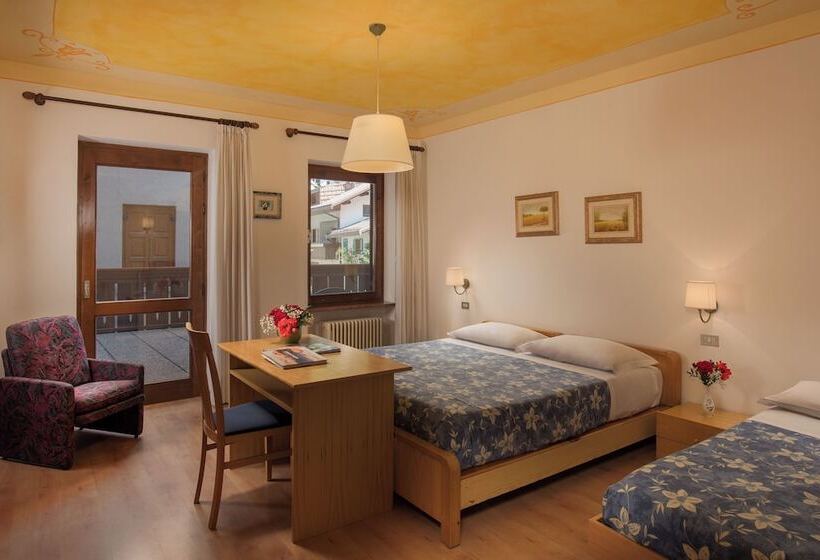 标准三人间, Centrale