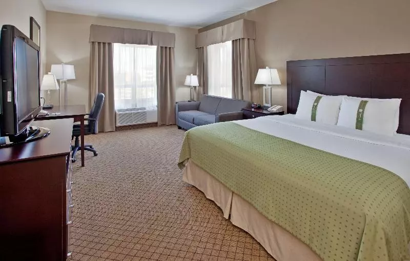 اتاق استاندارد با تخت بزرگ, Holiday Inn Hotel And Suites Kamloops, An Ihg