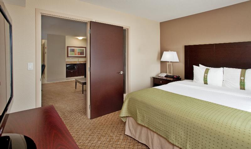 带大床的套房, Holiday Inn Hotel And Suites Kamloops, An Ihg